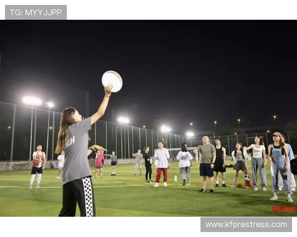 武汉飞盘队中路突破战术解析与赛事表现全景观察