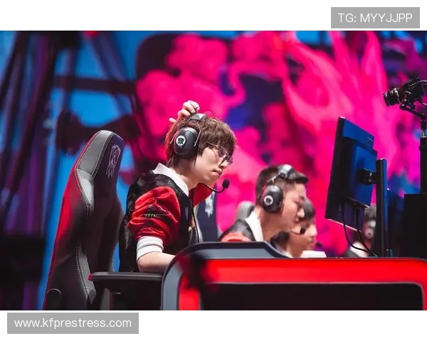 英雄联盟战术深度解析：EDG团队协作与战略布局的成功之道