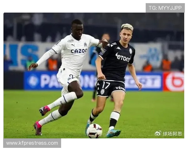 里昂主场鏖战摩纳哥巅峰对决再燃法甲冠军争夺激情