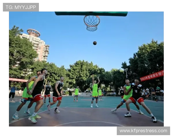 探寻篮球运动员成长之路与赛场荣耀传奇故事全景呈现精彩瞬间集萃